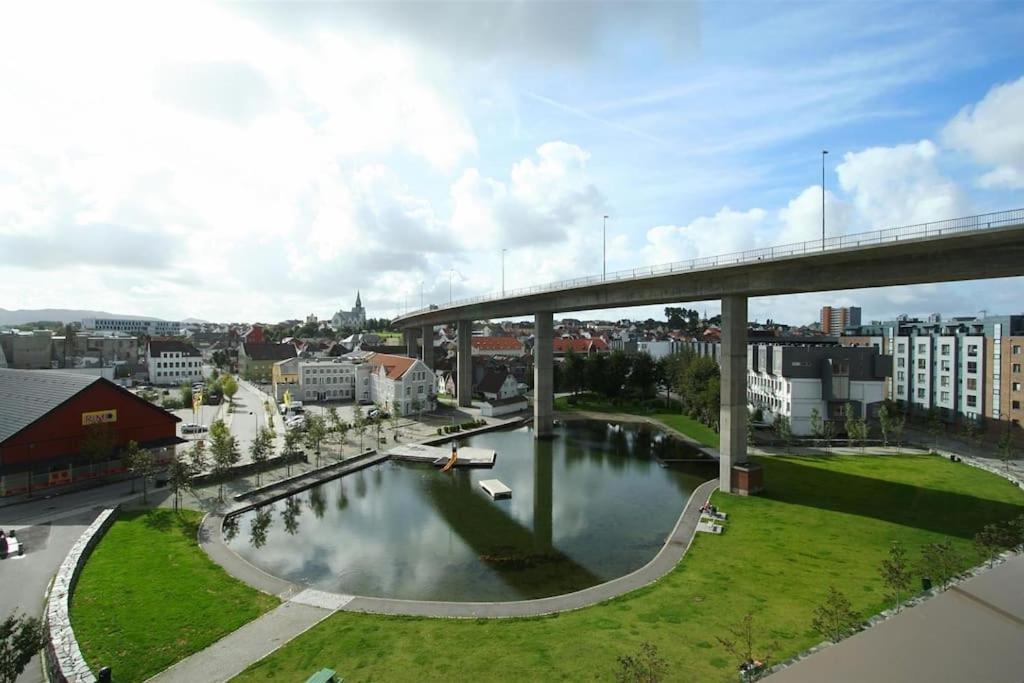 Spacious Waterfront Apartment With Free Parking - Upgraded 2024 Stavanger Buitenkant foto